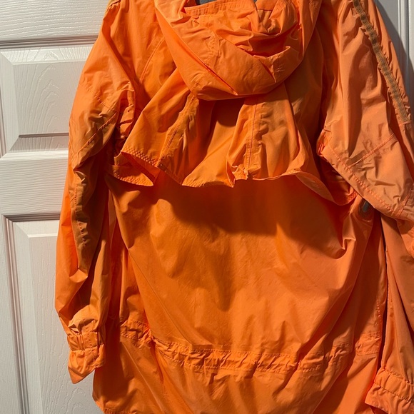Lululemon Run: Make it Rain Jacket - Picture 11 of 13
